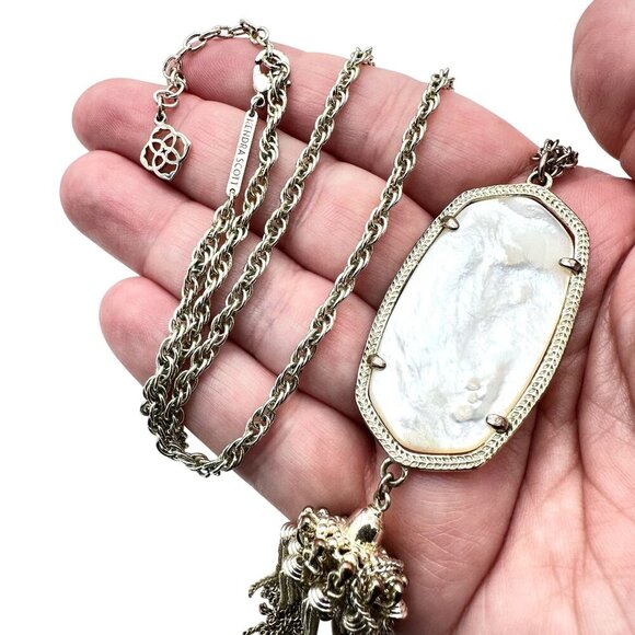 Kendra Scott Roxanne Necklace Gold Tone Pearl Tassle Pendant - Picture 2 of 3